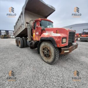CAMIÓN VOLCADOR MACK TRUCKS