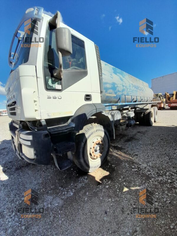 CAMION IVECO TRACKER 380 CON REGADOR