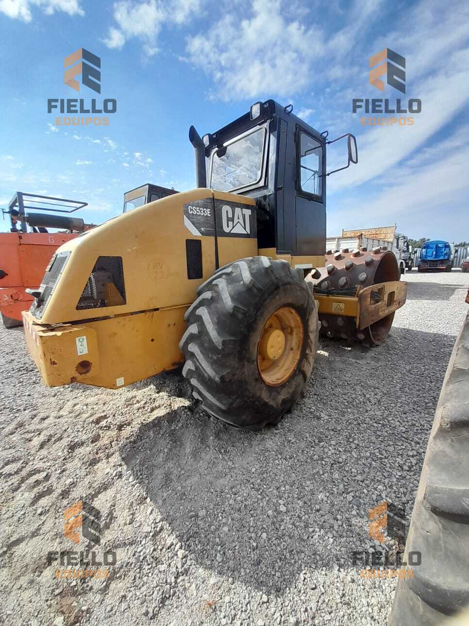 COMPACTADOR MARCA CATERPILLAR INT. CO300023